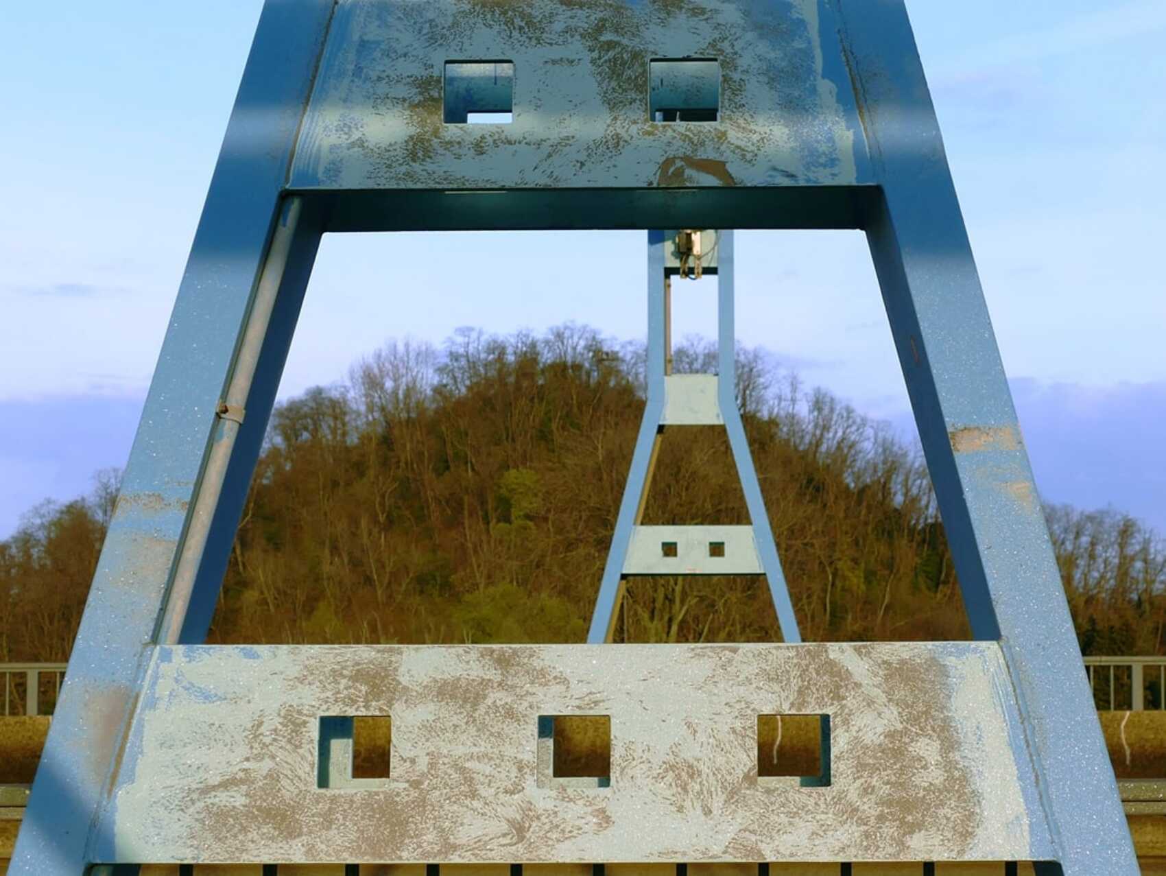 Blick auf die Knappenhalde von der Haltestelle Lipperfeld