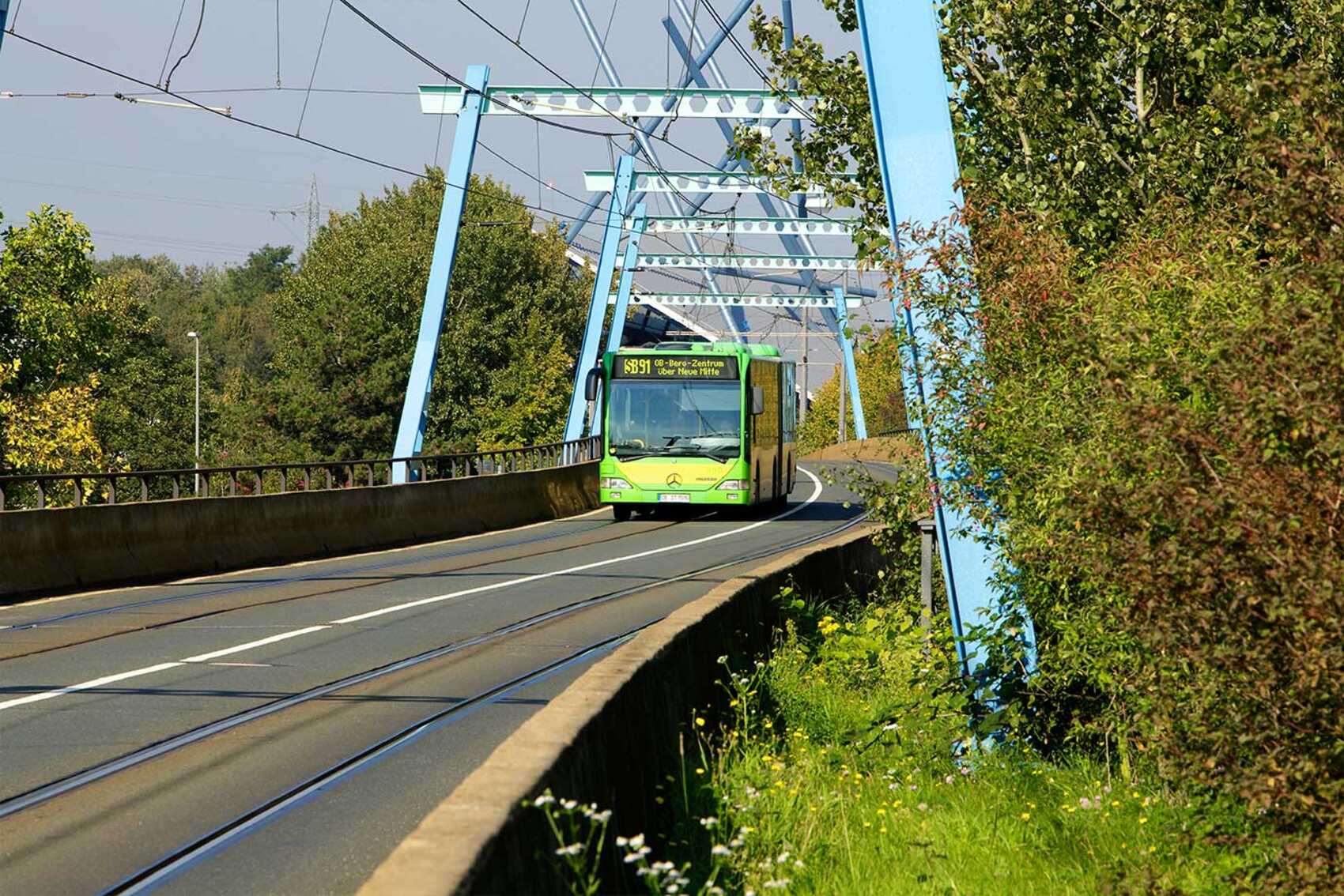 Bus auf ÖPNV Trasse in Oberhausen