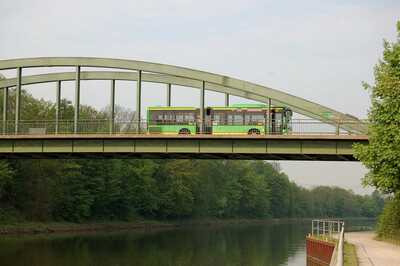 STOAG Fahrzeug auf einer Brücke